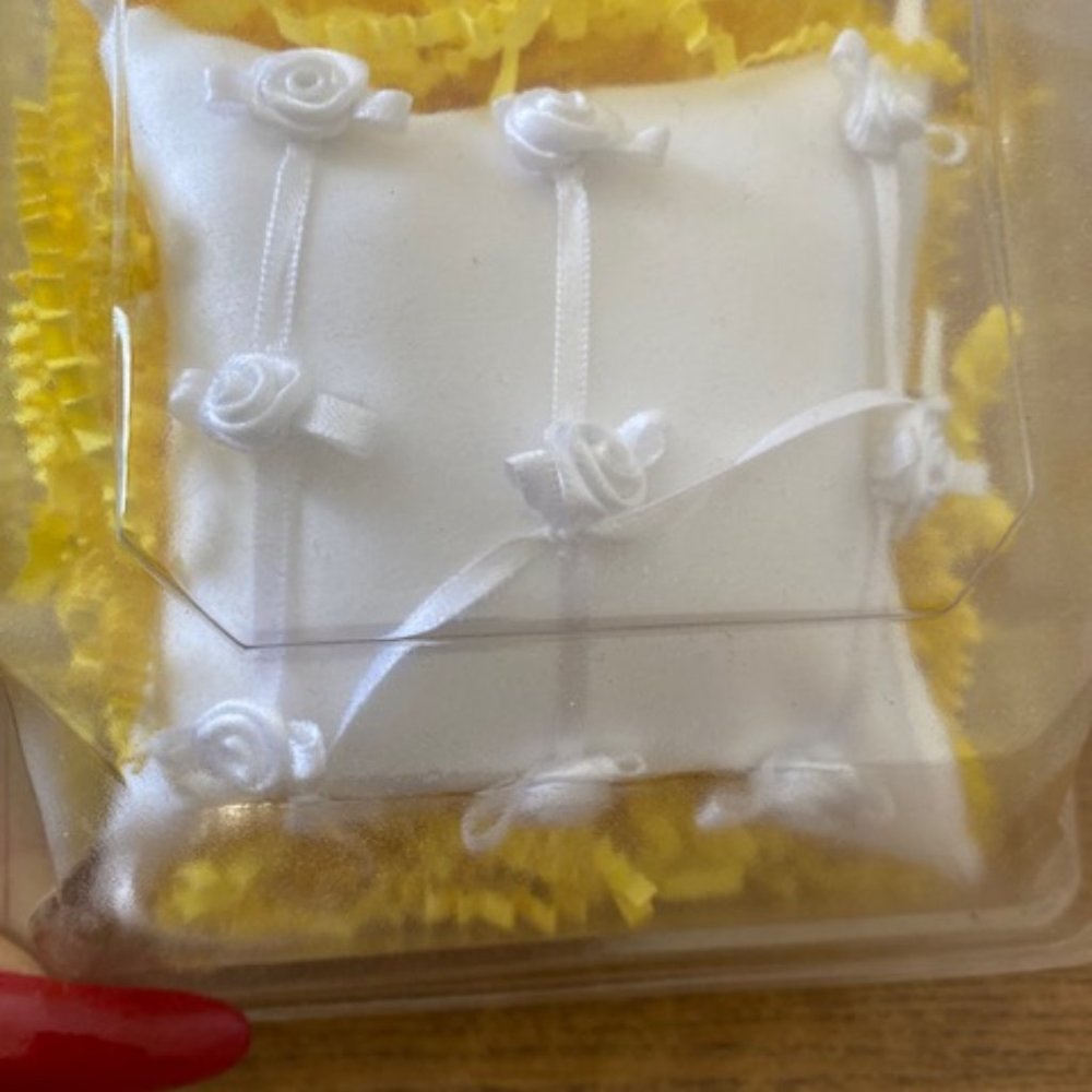 White Mini Ring pillow with rosettes